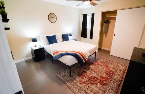 Southside House | Spacious 3 Bedroom w/ Theatre