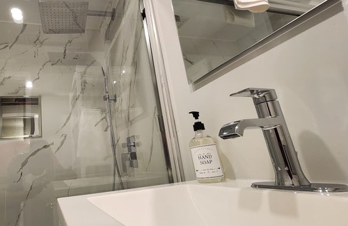 Hamden Condo | Welcoming & Clean Condo near Hamden Shopping