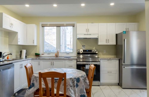 Watertown House | Entire 2 Bedroom Home - Hamilton/Waterdown