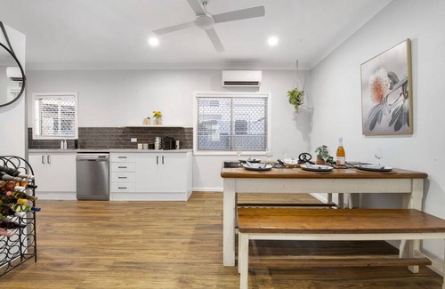 Cessnock House | Hunter Valley Hidden Gem - Hot Tub, Air Con, Pet Friendly,10 mins from vineyards