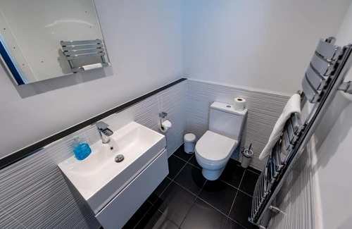 The Lanes Apartment | Brighton City Apartment sleeps 6 *Free parking*