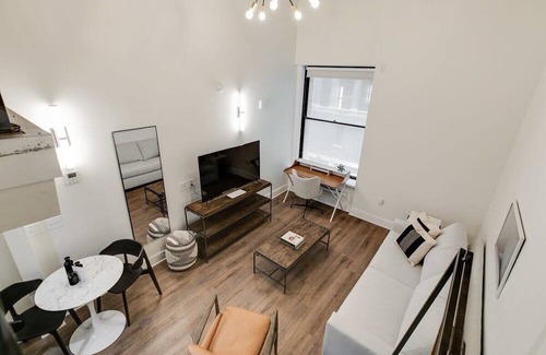 Center City East Apartment | Sosuite | 1BR Loft w W/D, Gym, Lounge