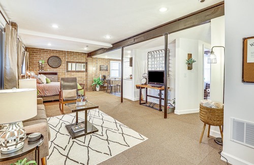 Greentown Apartment | Ohio Studio Centrally Located Near Attractions!
