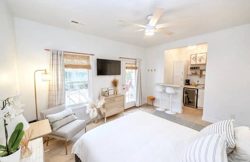 Northeast Virginia Beach House | 1st Floor in Chic's Beach