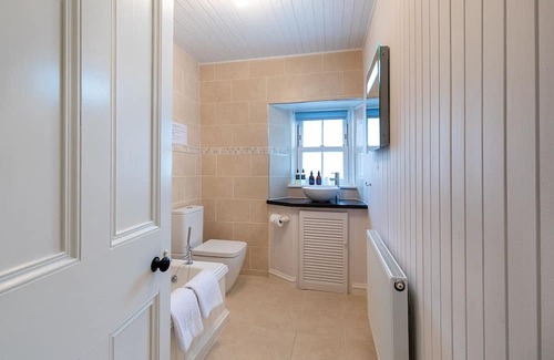 Pitlochry House | Kinnaird Country House, Pitlochry, Scotland Private Hot Tub & Pet-Friendly