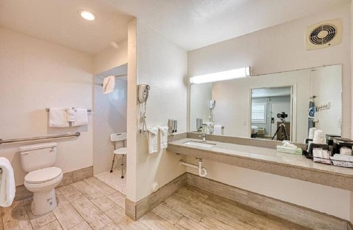 San Luis Obispo House | Non-Smoking 2 Queen Beds