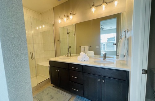 Northfield House | Brand New Luxury Rooftop In Stapleton/Centralpark