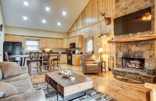 Hiawassee Cabin | Hidden Hiawassee Retreat w/ Hot Tub & Game Room!