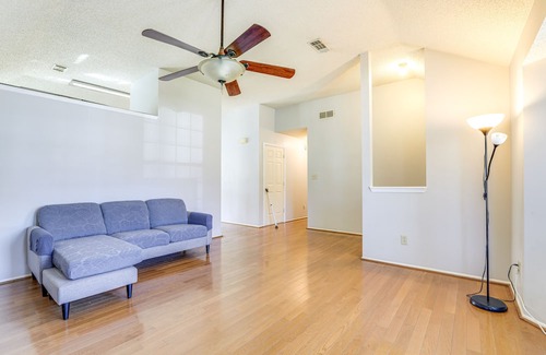 Alpharetta House | Minimalist Alpharetta Home w/ Balcony Near Atlanta