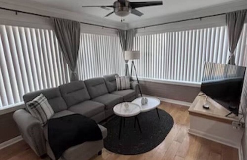 Fairview Park Apartment | Charming new 2-bedroom apartment with AC and WiFi in lovely Fairview Park