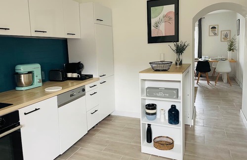 Saint-Martin-de-Valgalgues Apartment | Mas de Rofa: La Palmeraie, mas Authentique Avec Piscine et Grand Jardin Arboré