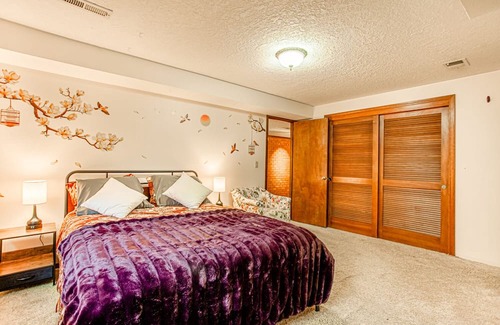 West Linn House | 2,300 sqft Spacious 2-bedroom house Kids Friendly in West Linn