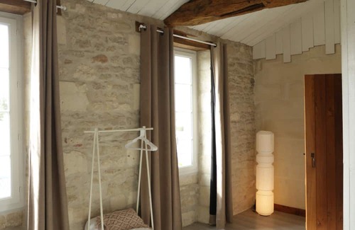 Yves House | 18th century post office transformed into a charming house