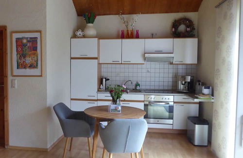 Rothhelmshausen House | Holiday Home "Ferienhaus 1" with Private Terrace & Wi-Fi