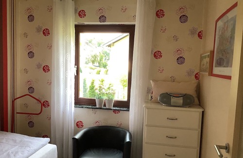 Rothhelmshausen Apartment | Apartment "Land und Leute 1" with Private Terrace & Wi-Fi