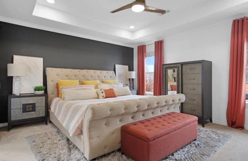 Lowell House | Urban Social : Backyard Paradise & Central to NWA