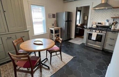 Northeast Minneapolis Arts District House | NE Minneapolis Brick Beauty - Unit 3n