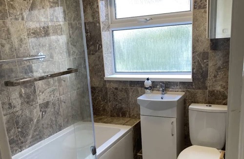 Newport House | 4 Bedroom Home, Newport