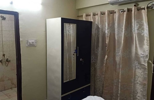 Indore Apartment | 1300 s.fit full independent flat at mid of city with all amenities
