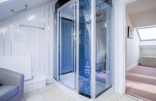 Milford Haven Apartment | Fulke Street - 2 Bedroom Apartment - Milford Haven