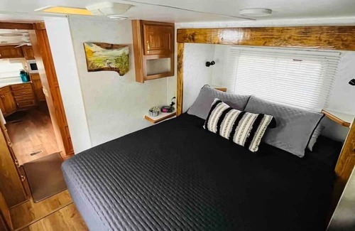 Cross City House | North Florida Retreat RV getaway. Pool and pet friendly
