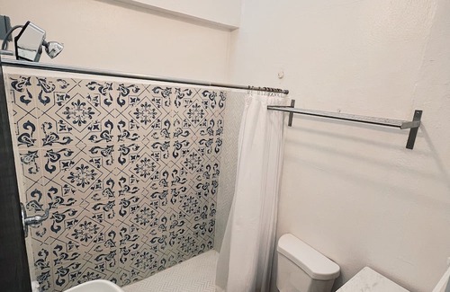 Ponce House | Modern, Stylish & Great Location