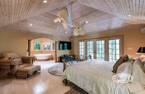 Muskoka Lakes Cottage | 2 cottages with a total of 6 bed and 5 bath on Lake Rosseau