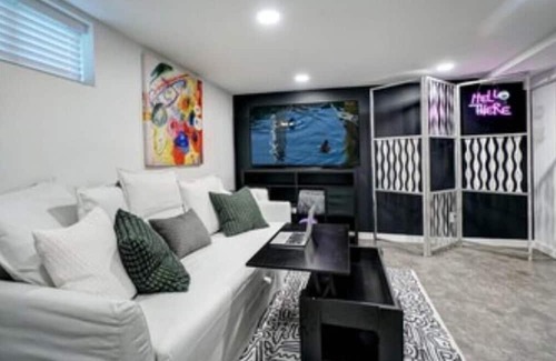 Loyal Heights Apartment | Escape Seattle's Rain - Ballard Contemporary Flat w/Hot Sauna & EV Charger