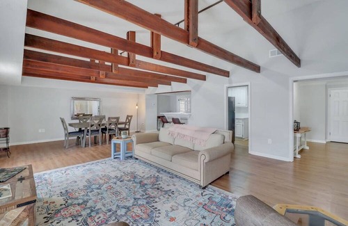 Statesboro Apartment | Eagle Creek Loft - Close to Shops Food GSU