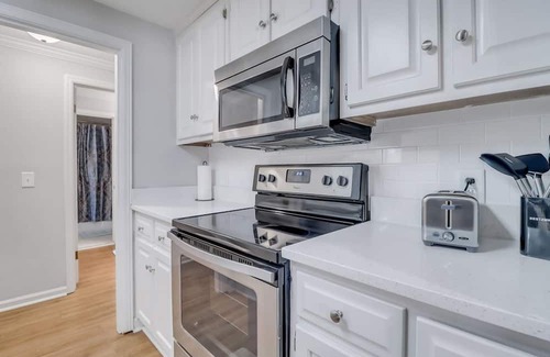 Statesboro Apartment | Eagle Creek Loft - Close to Shops Food GSU