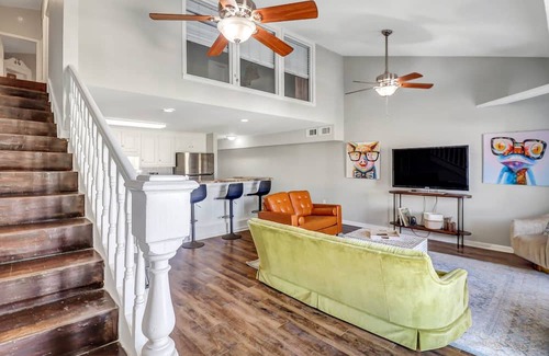 Statesboro Apartment | Eagle s Landing Loft-downtown Above Bull Barrel