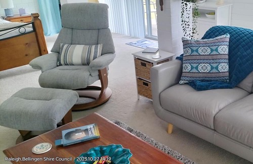Urunga Apartment | The Glade, peaceful studio among the trees on the river