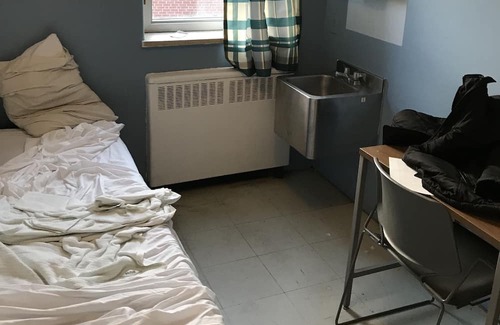 Cote-Des-Neiges—Notre-Dame-De-Grace Apartment | Super Room Montreal