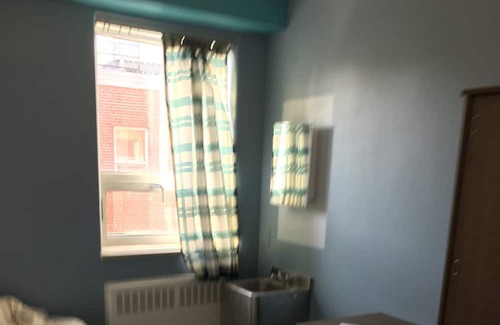 Cote-Des-Neiges—Notre-Dame-De-Grace Apartment | Super Room Montreal
