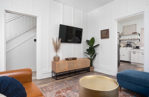 Asheville House | 1906 Eclectic Escape - 5 mins to downtown AVL