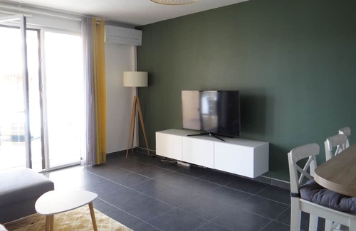Pres d'Arenes Apartment | Appartement Récent Entre Centre-ville et Plages