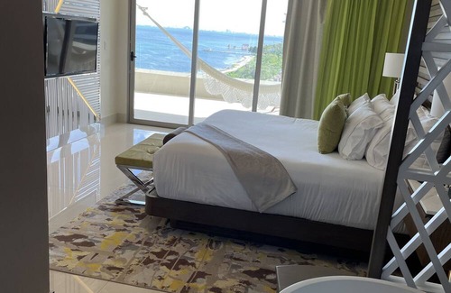 Playa Mujeres Resort | NEW LUXERY 5 DIAMONDS, WITH BEATIFULL FRONT BEACH RESORT, EXCEPTIONAL SERVICE