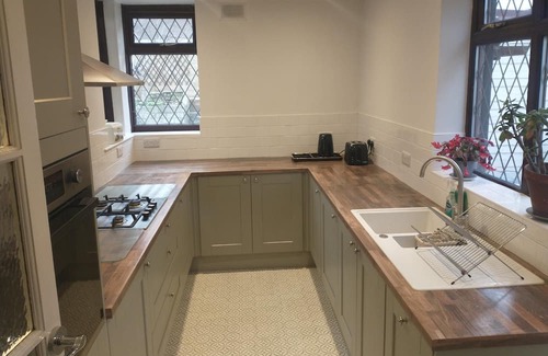 Ipswich House | Cosy House close to Christchurch Park and Town