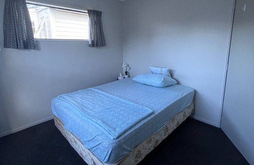 Nelson Apartment | Ambient room in Nelson City!