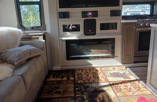 Winnsboro RV Rental | A CABIN IN THE WOODS IN WINNSBORO, SOUTH CAROLINA