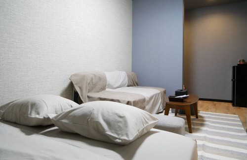 Amami House | HOODRoom 102 4 person plan / Amami Kagoshima