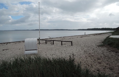 Drei Apartment | Ruhige Ferienwohnung Direkt - 1 min - am Schönen Flachen Sandstrand