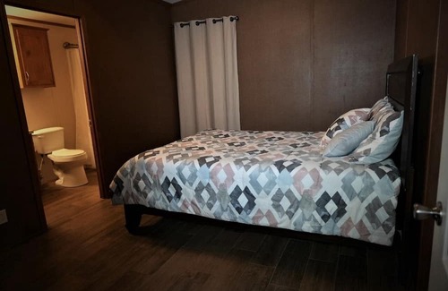 Los Fresnos House | Beautiful Water Front Ranch Getaway