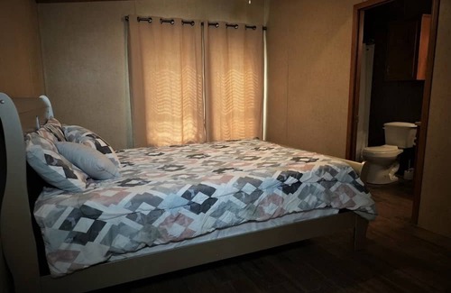 Los Fresnos House | Beautiful Water Front Ranch Getaway