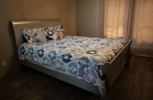 Los Fresnos House | Beautiful Water Front Ranch Getaway