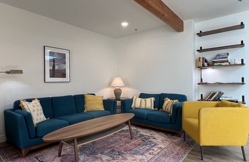 Lewis House | Modern Downtown Hostel! Great outdoor space, large sauna, and cold tub.