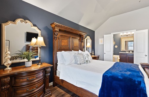 Tarrant County House | Quiet and cozy home, perfect for families and dogs. Close to Dallas and Ft Worth