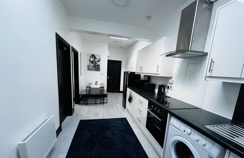 Sheldon Apartment | Cosy Stylish Pad Close to Airport, NEC & Nightlife