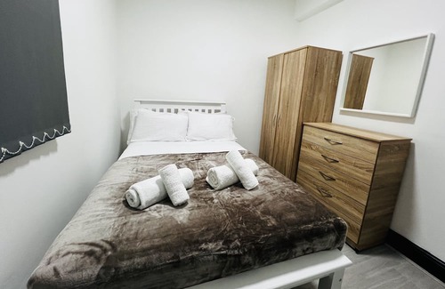 Sheldon Apartment | Cosy Stylish Pad Close to Airport, NEC & Nightlife