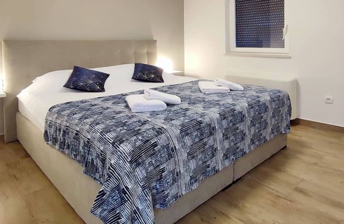 Marsici Apartment | One bedroom apartment with terrace Kremenići, Krk (A-21679-a)